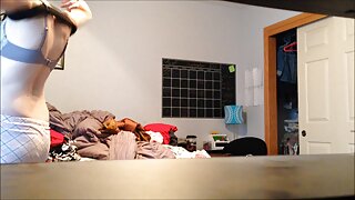 ಸ್ಕಂಕಿ ಹೊಂಬಣ್ಣದ ಹದಿಹ ...