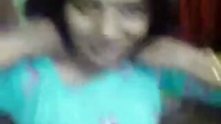 ತೆಳ್ಳಗಿನ ಹದಿಹರೆಯದ ರೋ ...